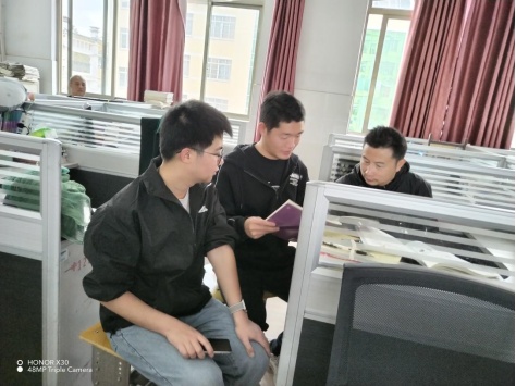 2025.3.11高二政治备课组活动简讯426.jpg